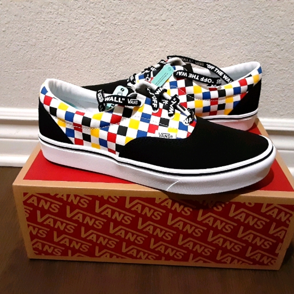 Vans - Picture 1 of 4